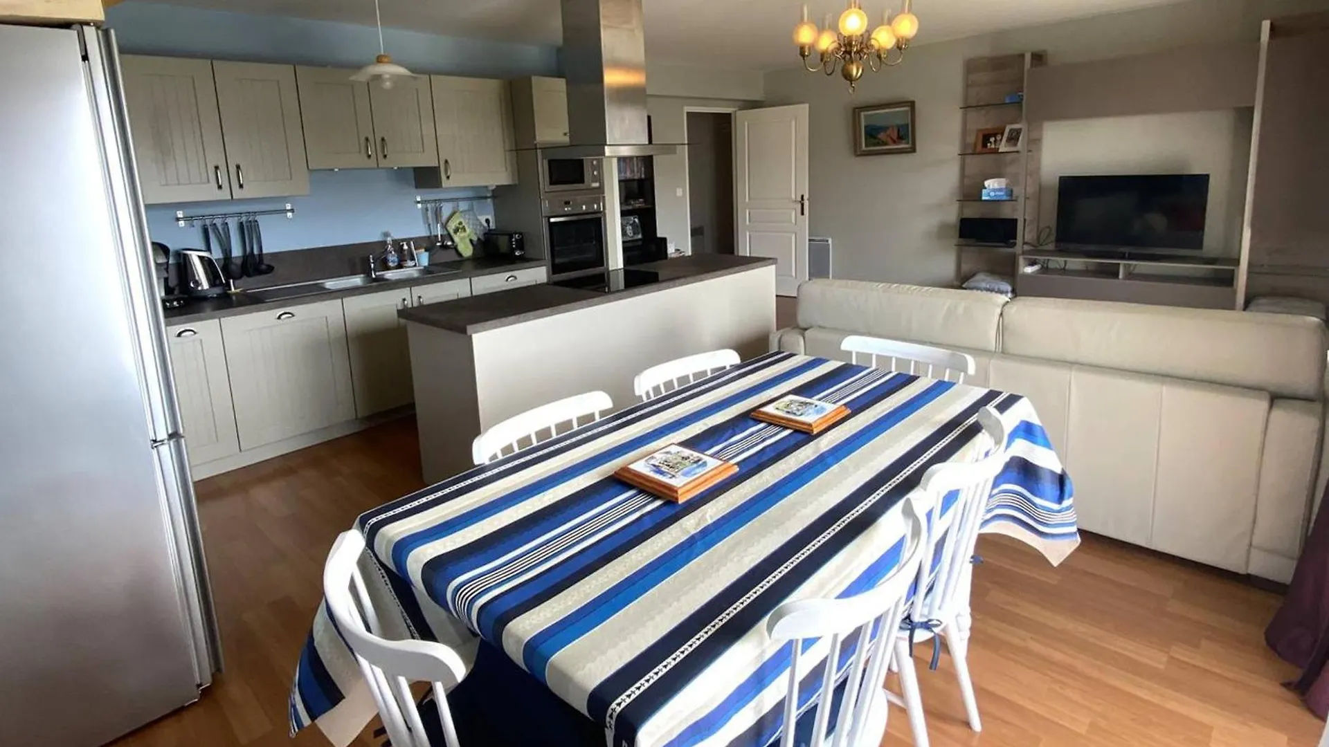 Appartement Au Calme Avec Wifi, Balcon, Parking Au Centre De Perros-Guirec, A 500M Des Commerces - Fr-1-368-420